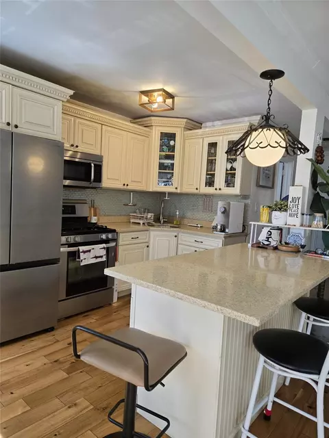 175-29 Peck Ave, New York, NY 11365