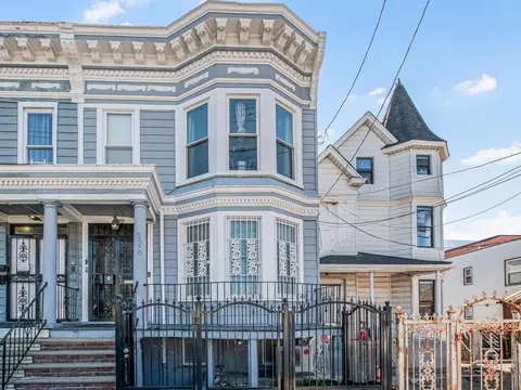 3670 Barnes Ave, New York, NY 10467