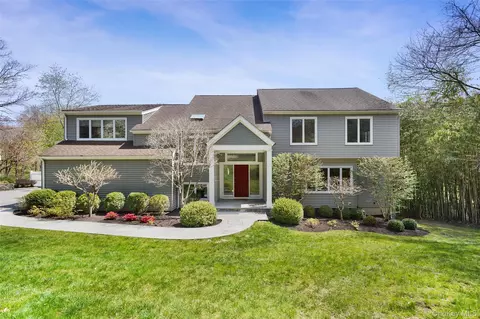 117 Deerfield Ln N, Mount Pleasant, NY 10570