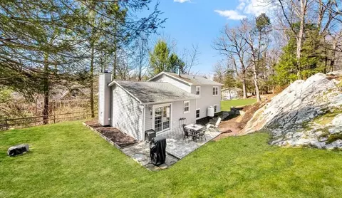 59 Grandview Rd, Lewisboro, NY 10590