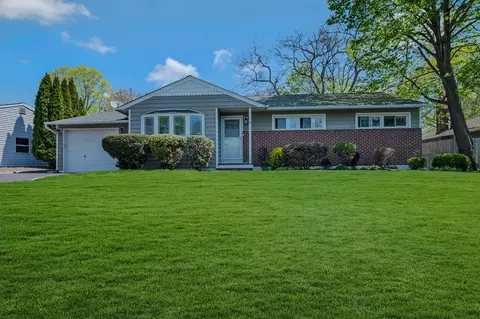 3 Kerry Ave, Huntington, NY 11743