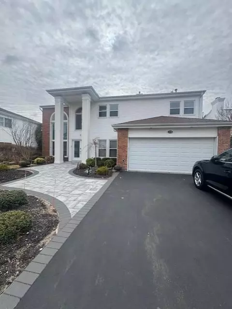 114 Fairway View Dr, Commack, NY 11725