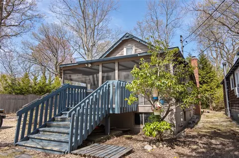 5 Cedar Ave, Setauket, NY 11733