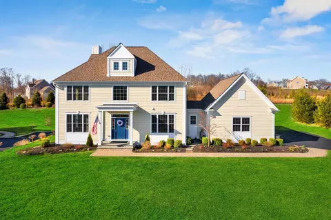 28 Stonehollow Dr, Southeast, NY 10509