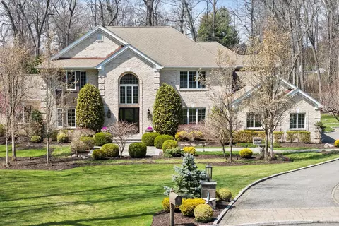 3 Martingale Gate, Saint James, NY 11780
