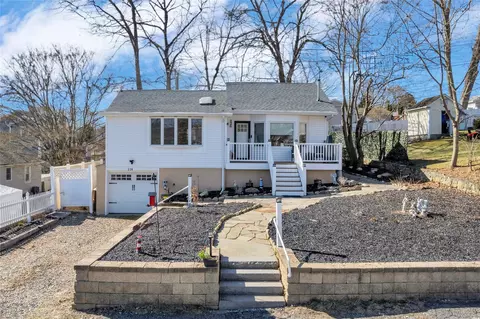 226 Willow Dr, Mahopac, NY 10541