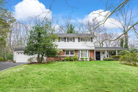 130 Turtle Cove Ln, Huntington, NY 11743