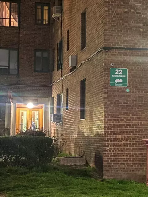 22 Metropolitan Oval #5G, New York, NY 10462