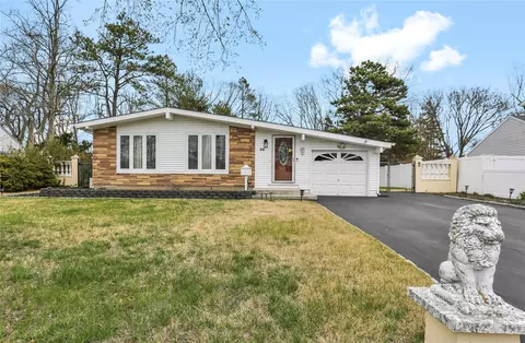 22 Morning Dr, Centereach, NY 11720