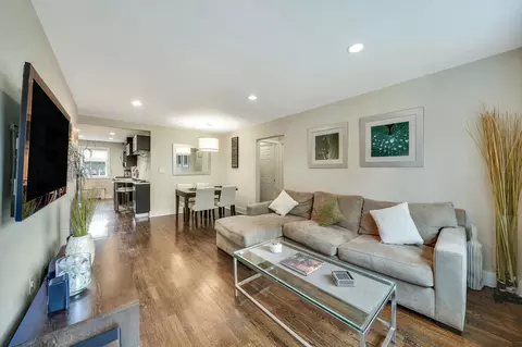229-18 Kingsbury Avenue Apt A Ave # A, LOWER, Oakland Gardens, NY 11364