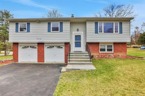 27 Kimball Dr, La Grange, NY 12603