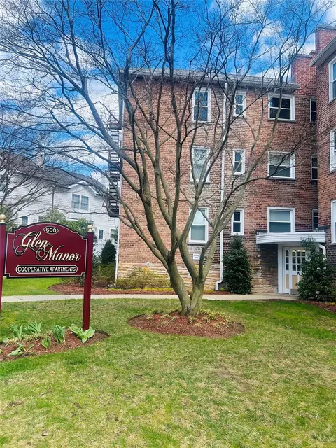 600 Pelham Rd #A-2E, New Rochelle, NY 10805