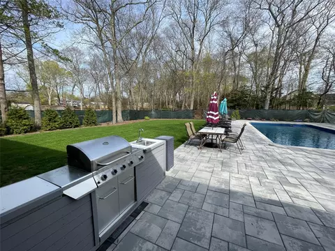 47 Beachfern Rd, Center Moriches, NY 11934
