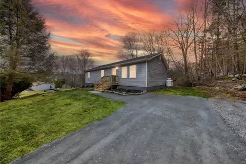5 Schoolhouse Ln, Deerpark, NY 12771