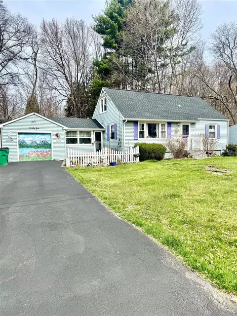 25 Patricia Ave, Fishkill, NY 12524