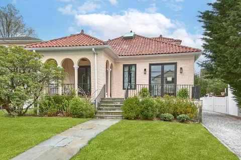 8 Birch Ave, Pelham, NY 10803