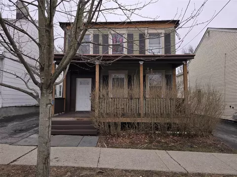 18 Mansion St, Poughkeepsie, NY 12601