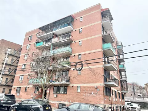 34-45 Leavitt St #3C, New York, NY 11354