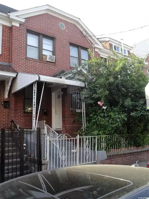 86-15 Britton Ave, New York, NY 11373