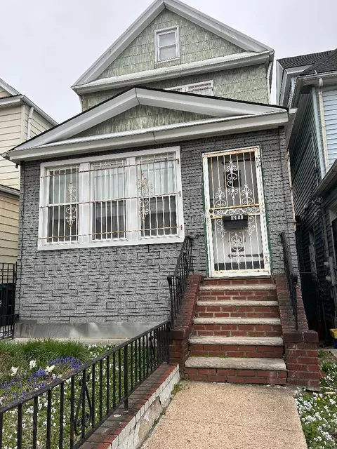 42-61 78th St, Elmhurst, NY 11373