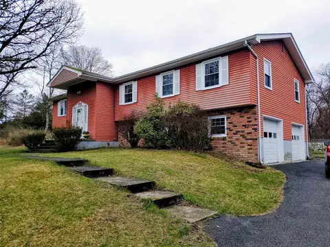 21 Spruce Ln, Clinton, NY 12514