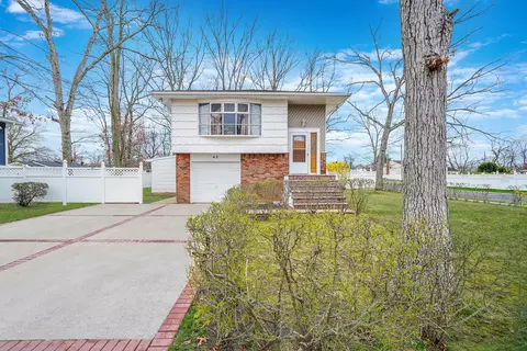 42 The Blvd, Amityville, NY 11701
