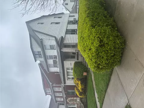 113-02 199 St, New York, NY 11412