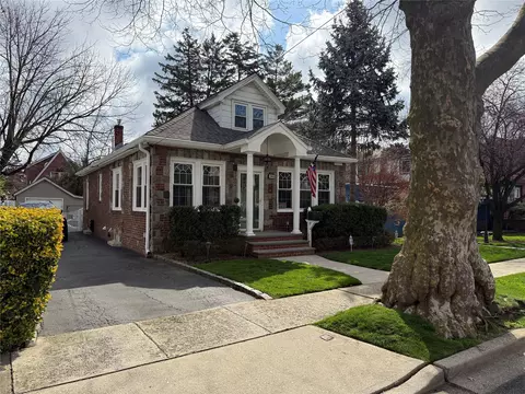 1905 Bryant Pl, Baldwin, NY 11510