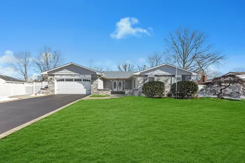 176 Continental Ave, East Northport, NY 11731