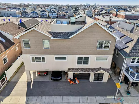 71 Michigan St, Long Beach, NY 11561