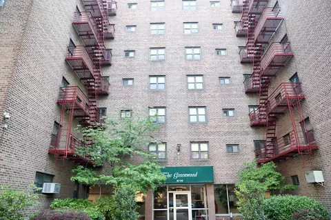 87-30 204 St #B48, New York, NY 11423