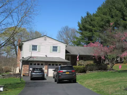 29 Beattie Rd, Hamptonburgh, NY 10992