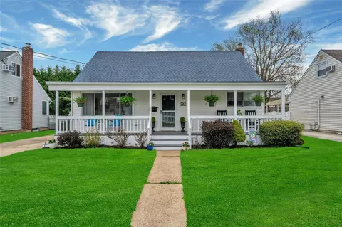 90 S Windhorst Ave, Bethpage, NY 11714