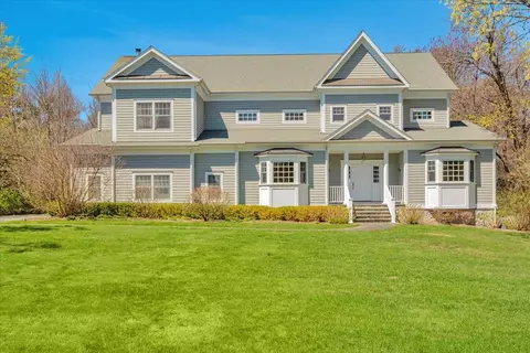 5 Fairway Dr, Mamaroneck, NY 10543