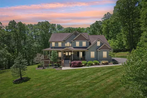 13 Montesi Dr, Highland Mills, NY 10930