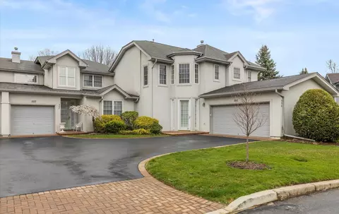 556 Bardini Dr, Melville, NY 11747