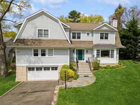 919 Sylvan Ln, Mamaroneck, NY 10543