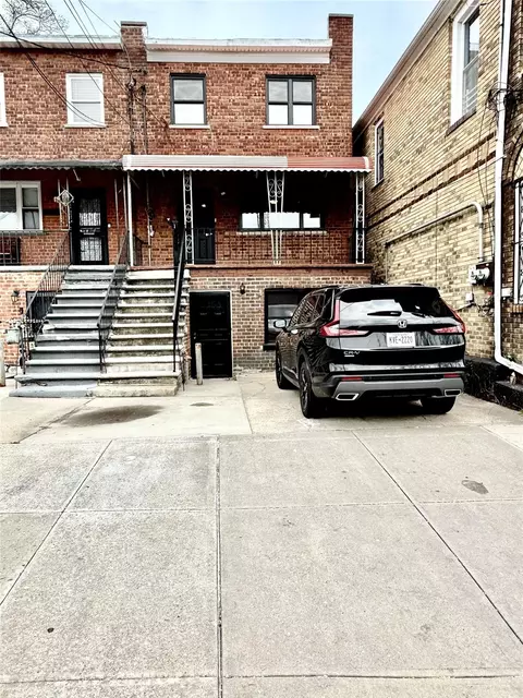 1031 E 215th St Bronx Ny, New York, NY 10469