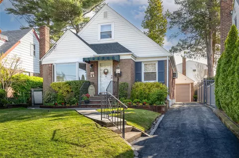 448 White Rd, North Hempstead, NY 11501