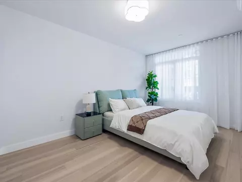 26-01 4th St #7C, Astoria, NY 11102