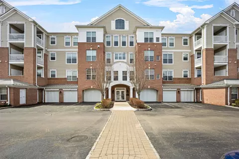 134 Regency Dr, Fishkill, NY 12524