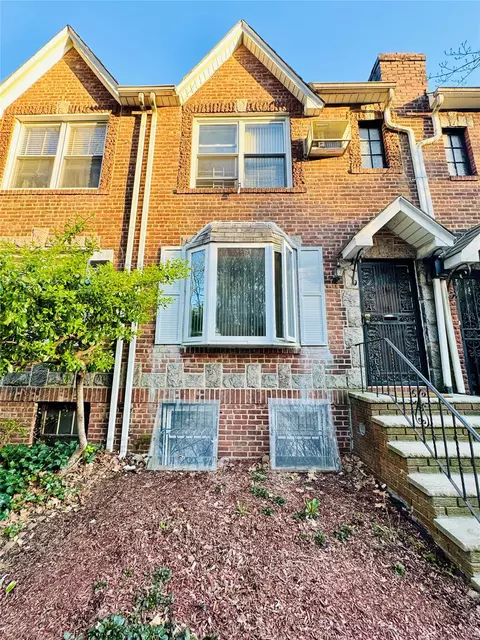 80-16 Park Ln S, New York, NY 11421