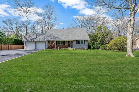 140 Gibbs Pond Rd, Nesconset, NY 11767