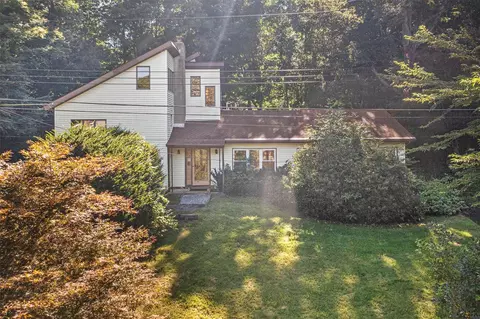 8 October Ln, Mahopac, NY 10541