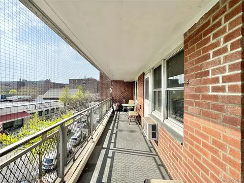 86-15 Broadway #4D, New York, NY 11373