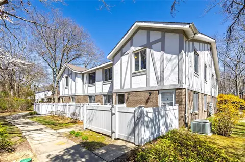 85 Birchwood Rd, Coram, NY 11727