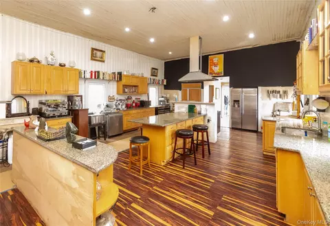 Kitchen - 11 Orange Tpke, Tuxedo, NY 10975 photo 2 of 5