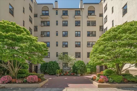 17 N Chatsworth Ave #5K, Larchmont, NY 10538