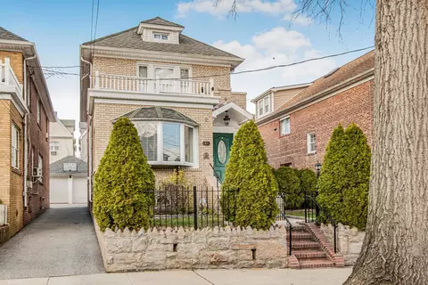 81 E 235th St, New York, NY 10470