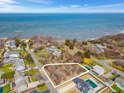 1050 Tasker Ln, Southold, NY 11944